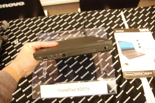 ThinkPad X201sを横から見る