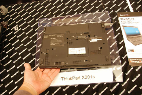 ThinkPad X201sを下から見る