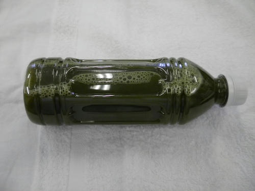 水を入れて混ぜて冷やして飲む