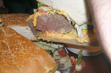 biggest_burger4.jpg