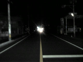 道路の真ん中で