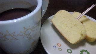 ケーキとココア