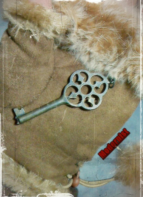 OtoYeah : Broken Key Charm... :/