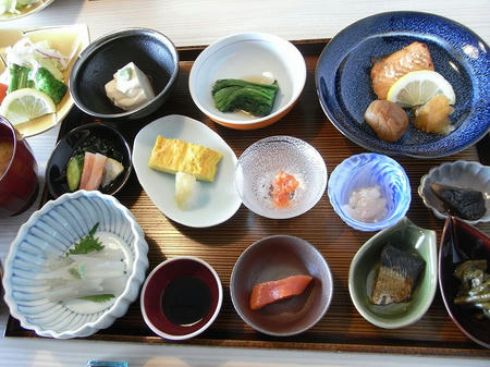 朝食