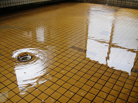 内湯の排水溝