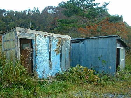 湯小屋あり
