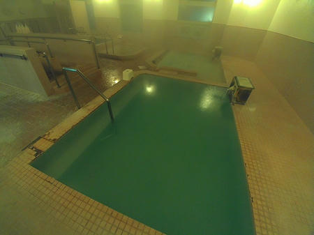 2つの温泉浴槽