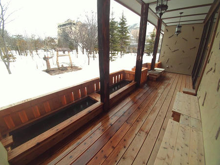 建物の横側