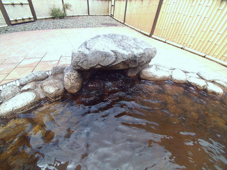 露天の湯口
