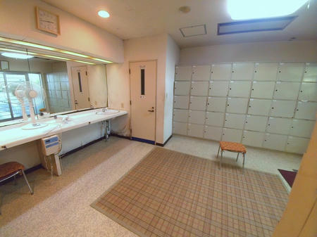 脱衣場