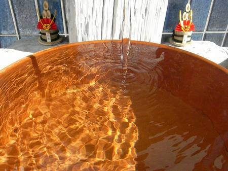 透き通ったお湯