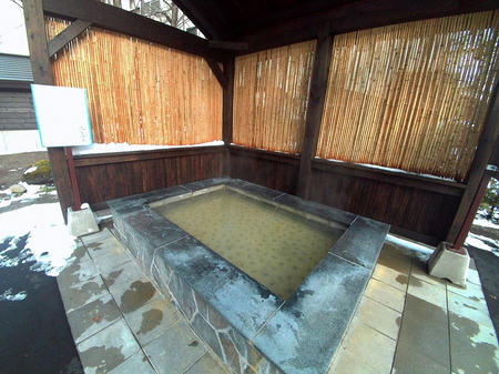 新しい足湯です