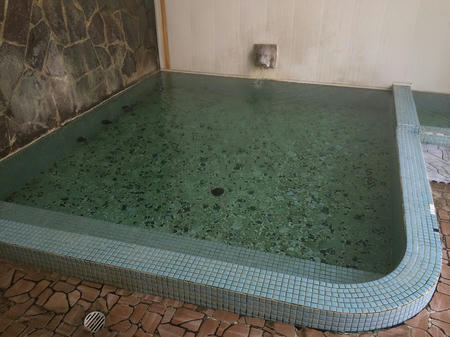 メインの湯船