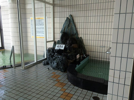鉱泉水