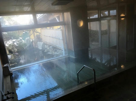 朝の内湯