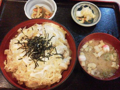 味禄の親子丼全体