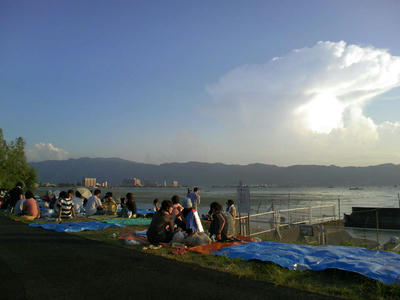 座った場所