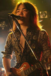 2011709_t_004.jpg
