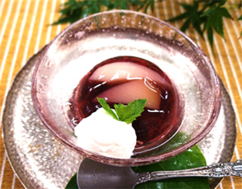 桃の赤ワインゼリー寄せ