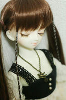 美白の眠り娘。