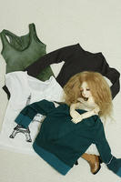 洋服でお昼寝。