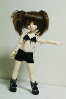 モデル：シュリ。