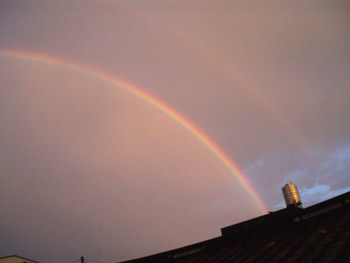 有兩道彩虹喔XD