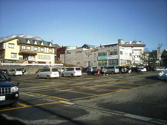 081201tuga00.jpg