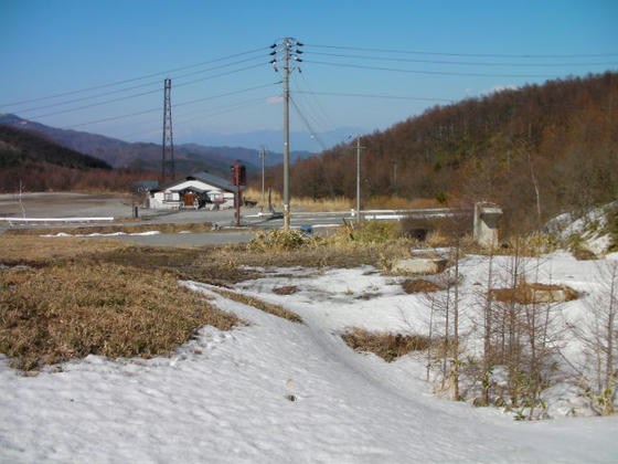 残りの下部はこんな感じ。雪は乏しい。