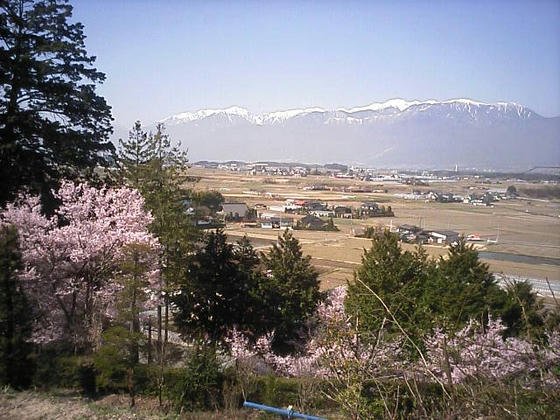 妻の実家の菩提寺より中央アルプス・木曽駒ケ岳