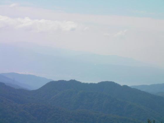 11：12　霞んでいますが諏訪湖方向です