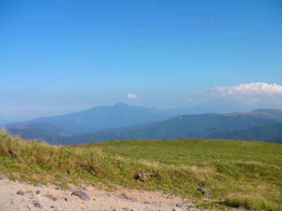稜線出合い辺りから臨む蓼科山。やっと雲が取れたorz