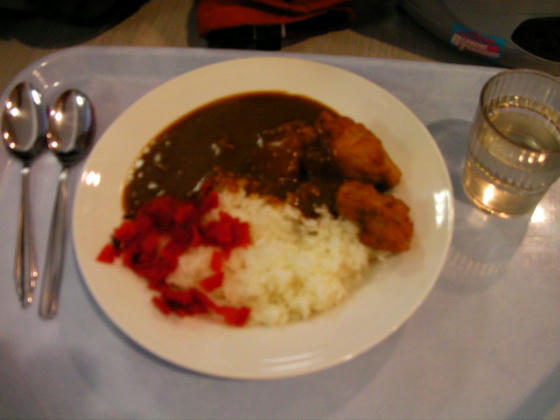 11：05　早めの昼食はから揚げカレー＠1000にしました