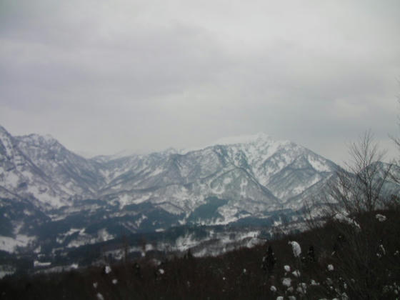 9：26　雨飾山　奥の山は判らず