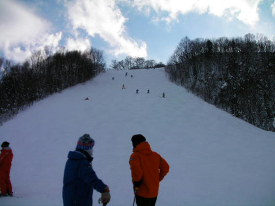 14：53　コース5-Bのコブ。ご覧の通りここが一番人気のようでこの時間はかなり深くなっていました。負傷者も出てボートで運ばれていきました。お大事に…