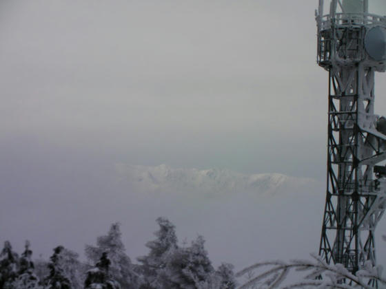 1532　霧の晴れ間に白馬三山(だったと思う)