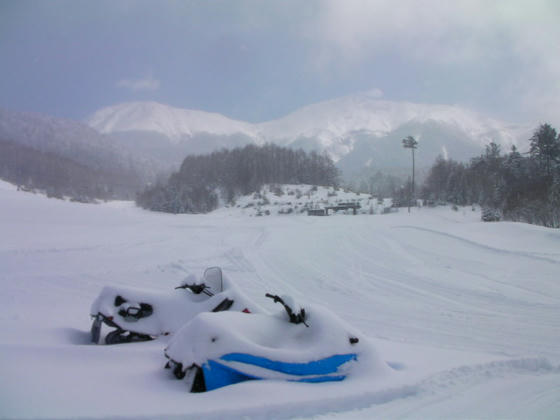 1152　リフト方向全景。御嶽山も見えラッキー