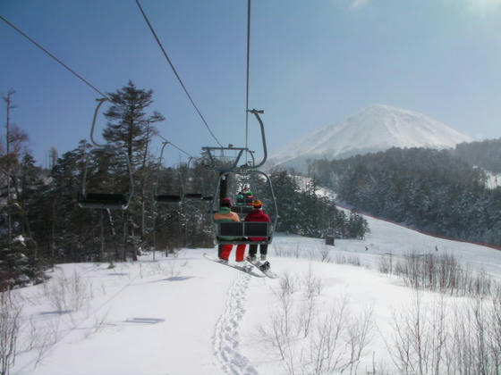 1334　第1デュオリフト。御嶽山継子岳が正面に！
