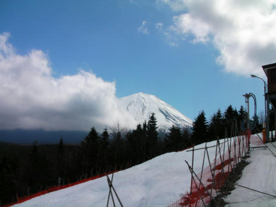 1218 一瞬雲が取れて富士山が拝めたので満足しました