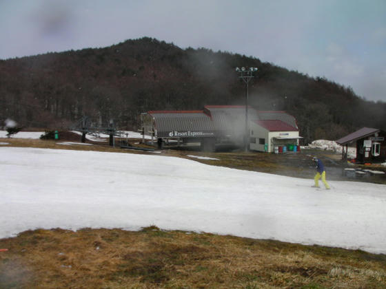 1240　今日は乗れないクワッドの山麓駅