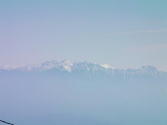 954　中央アルプス木曽駒ケ岳方向は靄ってました。更に南方は霞んで良く見えませんでした