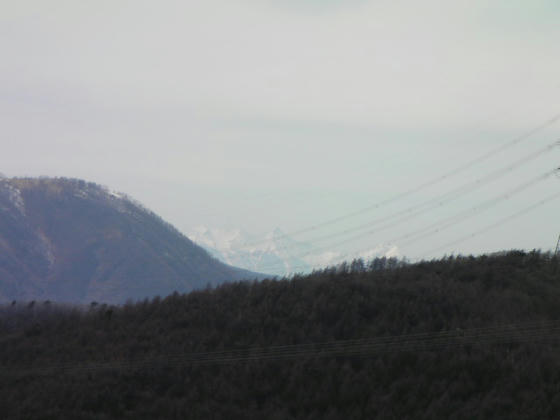 1326　お昼を食べながら槍ヶ岳と常念岳を眺めました