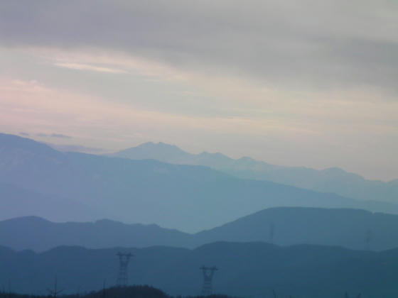 1620　シルエットの乗鞍岳。夕方になってコントラストが出てきました