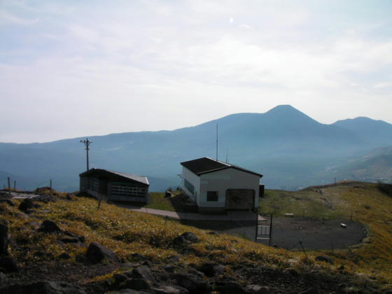 722　スカイパノラマ山頂駅。何故か搬器が付いたままでした