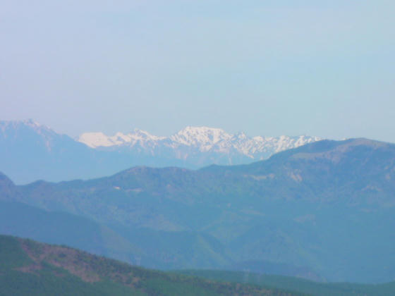 916　良く判らないのですが左の白い山は立山？