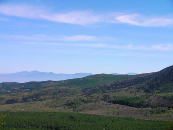 918　東峰からは見えなかった根子岳～浅間山方向