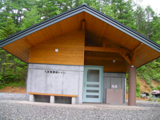 1627 こちらにも立派なトイレがありました(去年は無かったような?)