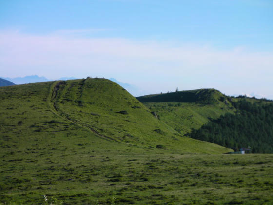 604　南の耳の奥に頚城山系(妙高あたり)