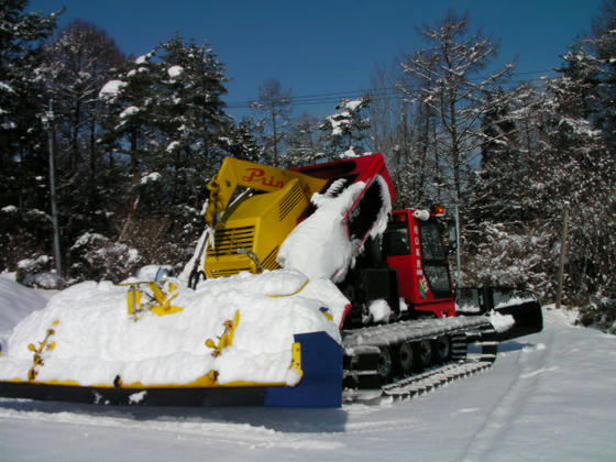 1004　舟山高原と書かれた圧雪車