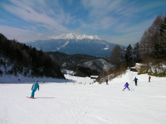 1125　シークレットA下部。御岳山に吸い込まれるような錯覚を覚えます。1600＊1200でご覧下さい。